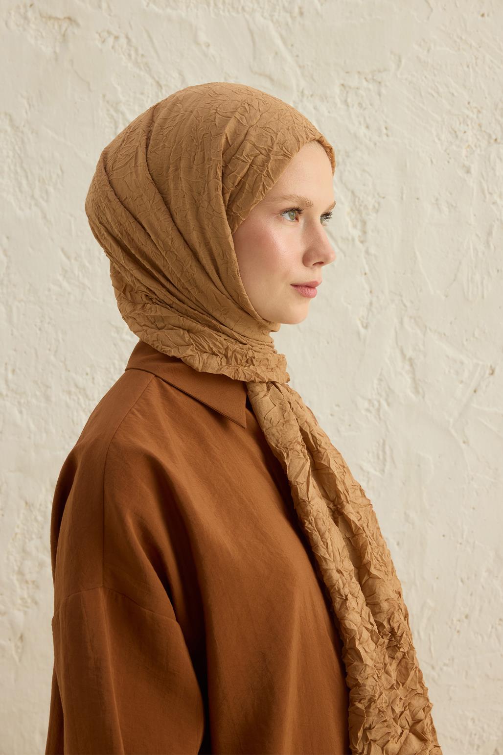 Vual Krash Shawl Almond