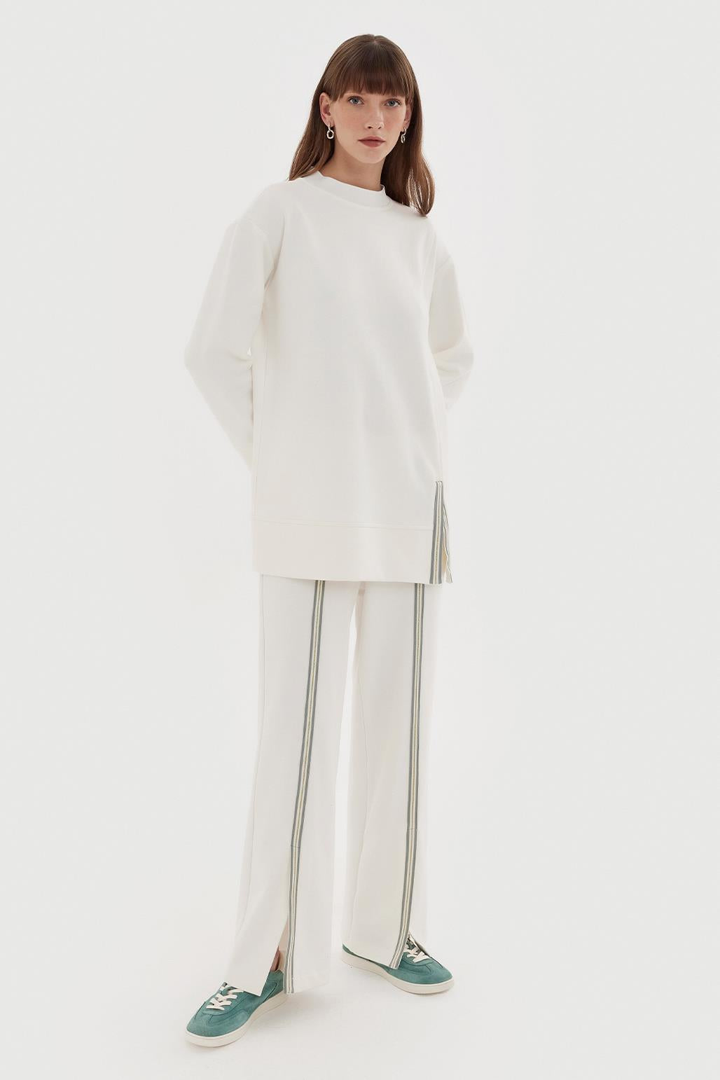 Knit Blouse and Slit Trousers Set Ecru