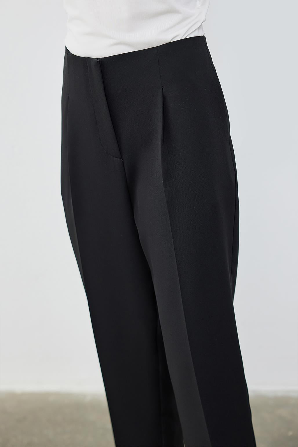 High Waist Dart Detailed Trousers Black