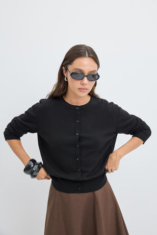 Round Neck Buttoned Knit Cardigan Black